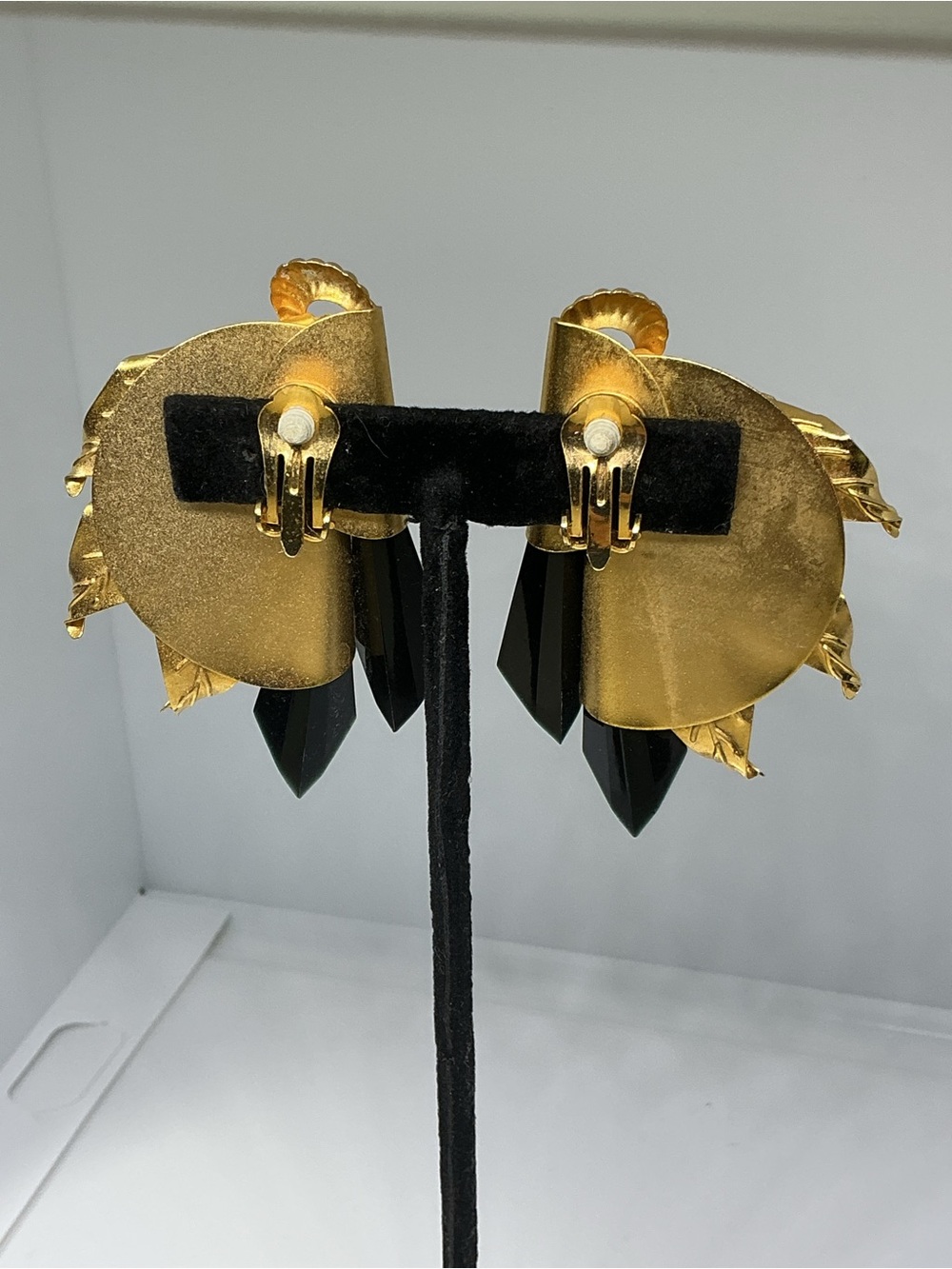 Vintage Couture Statement Earrings Gold Leaf Black Lucite Dagger Drop Clip On - Picture 6 of 9